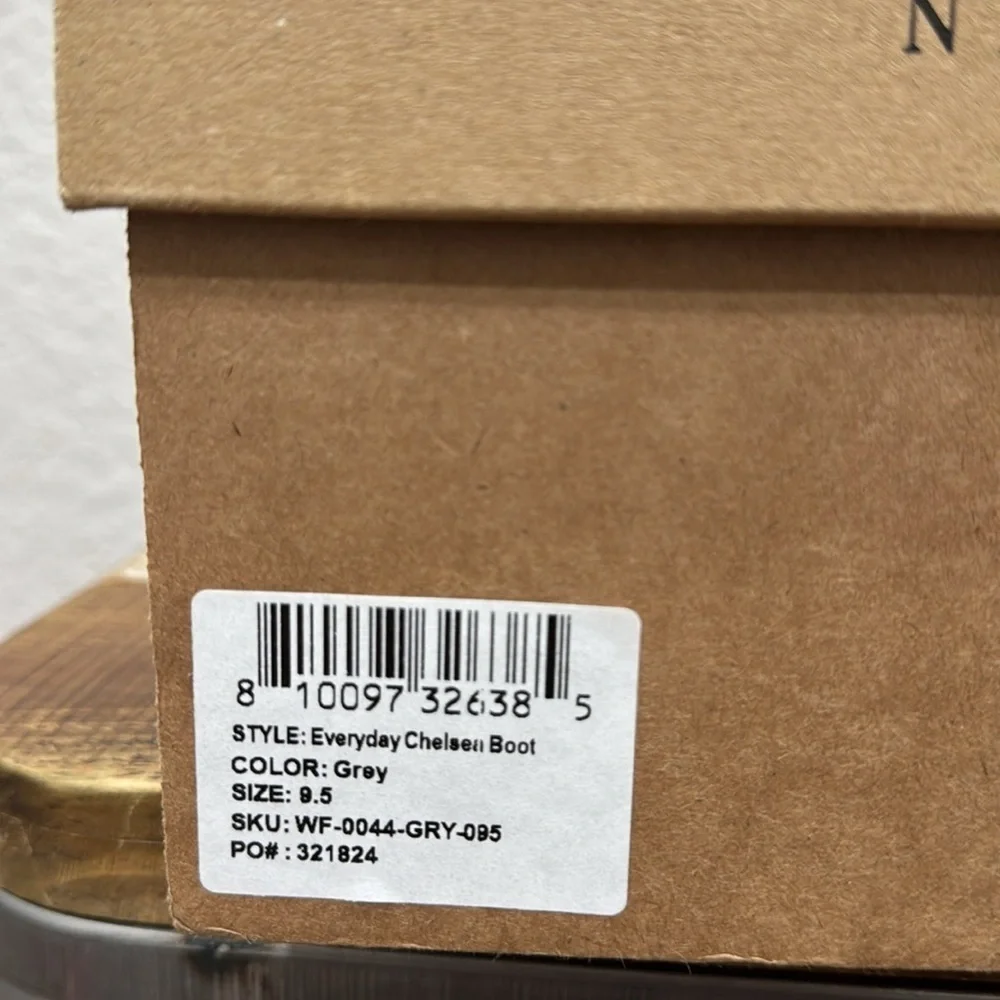 Nisolo Everyday Chelsea Leather Boot Grey Size 9.5